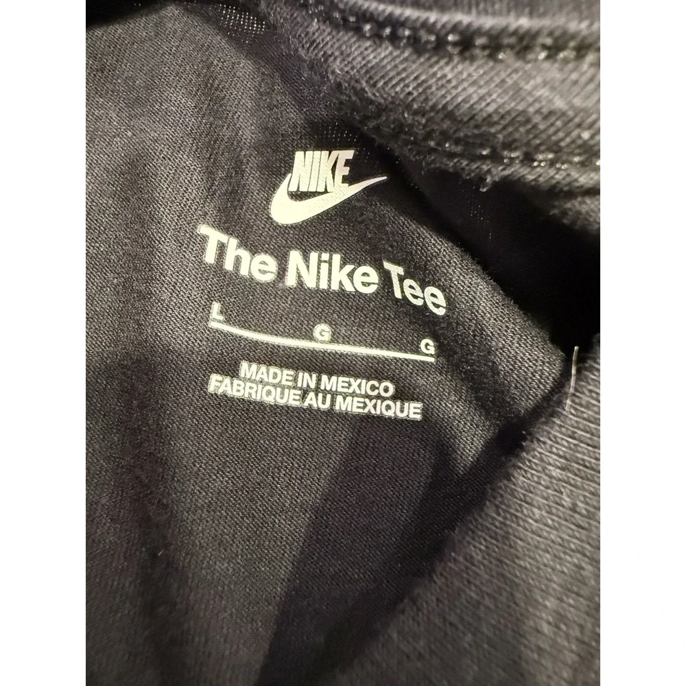 Nike Graphic T-Shirt Kids Large Black Play Attention Football IB8331-010 NEW